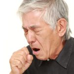 高齢者の肺炎は命取り⁉死亡率や症状は？